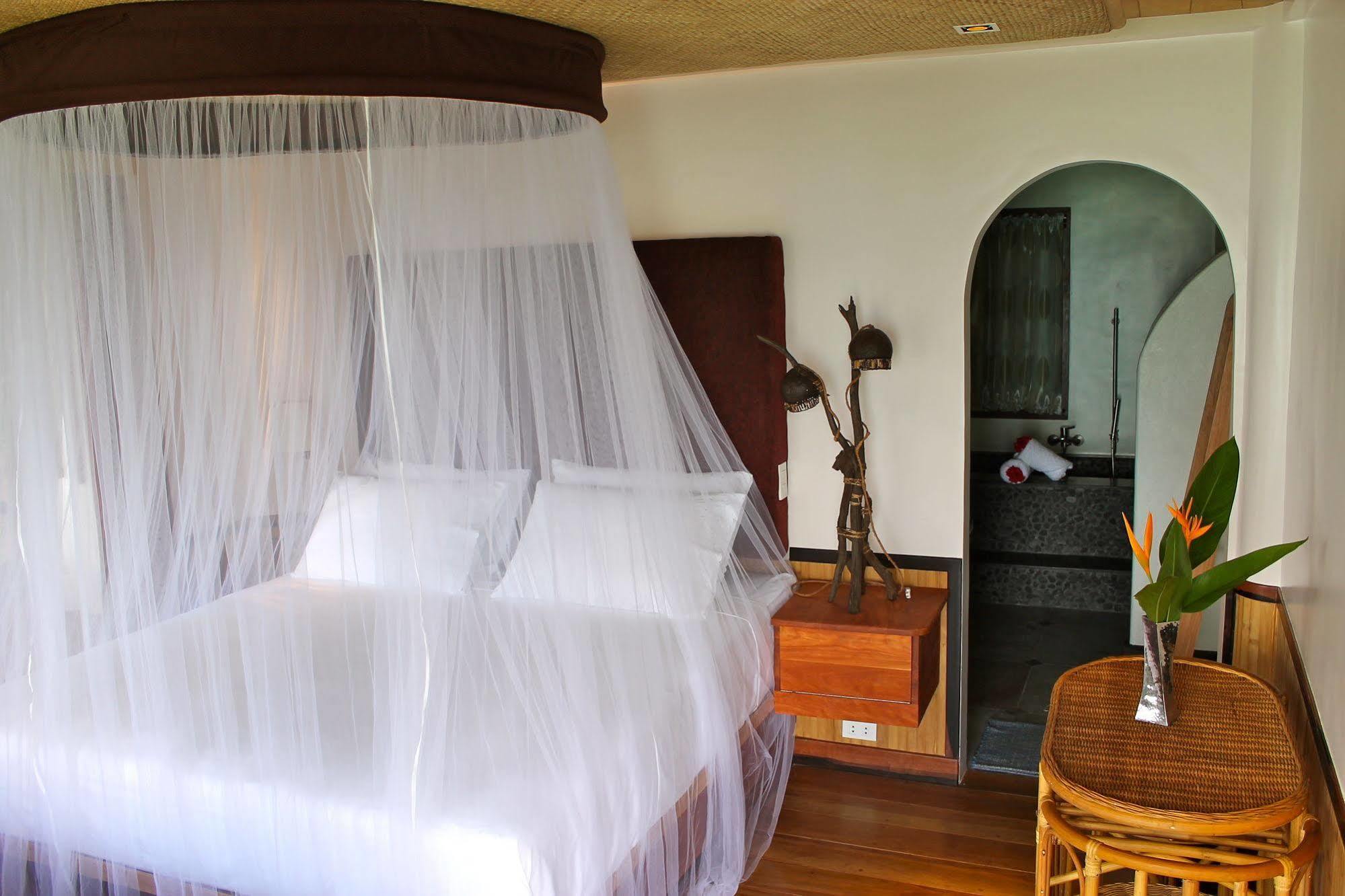 Noanoa Island (Adults Only) Hotel Тайтай Екстериор снимка