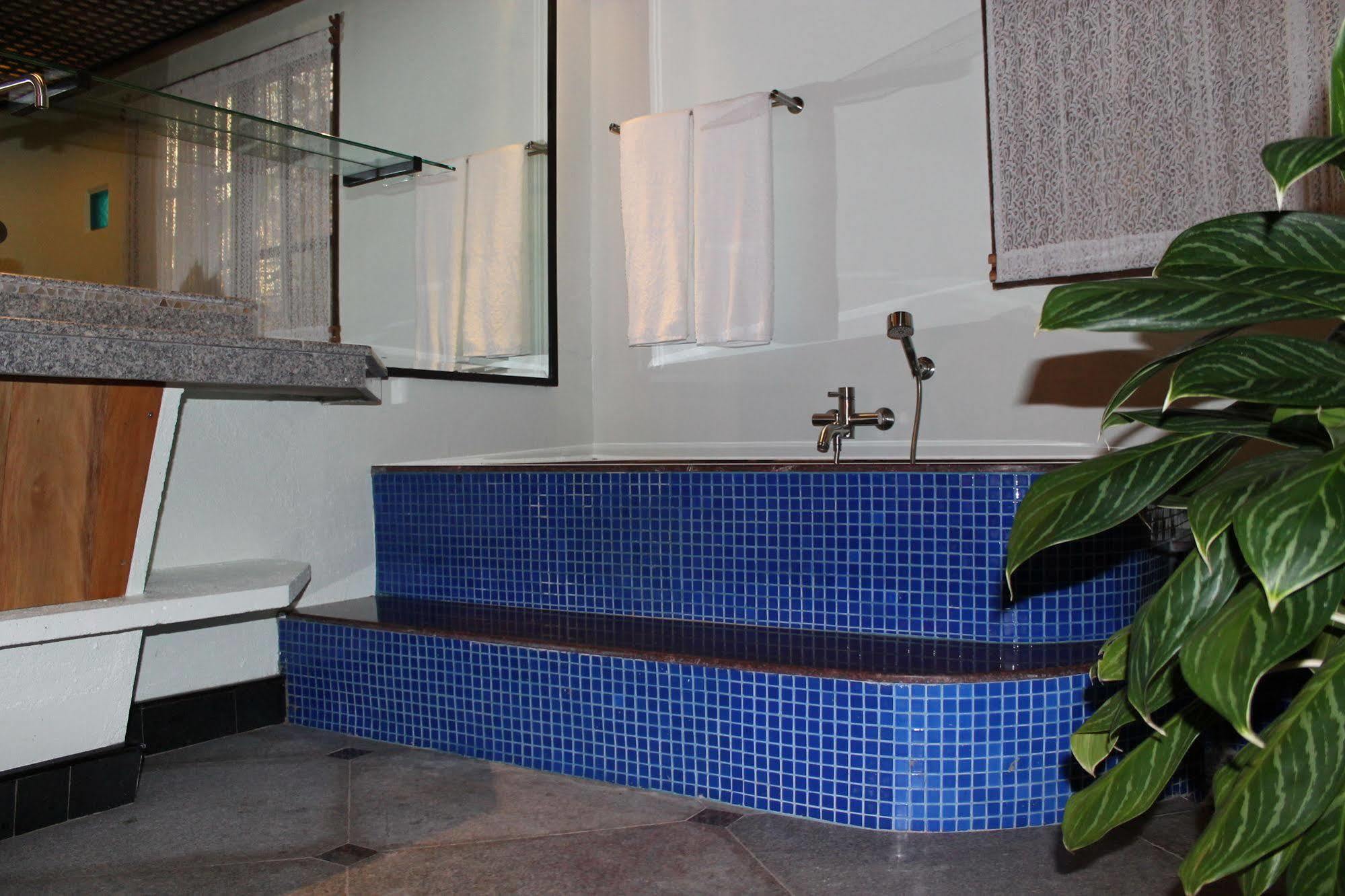 Noanoa Island (Adults Only) Hotel Тайтай Екстериор снимка
