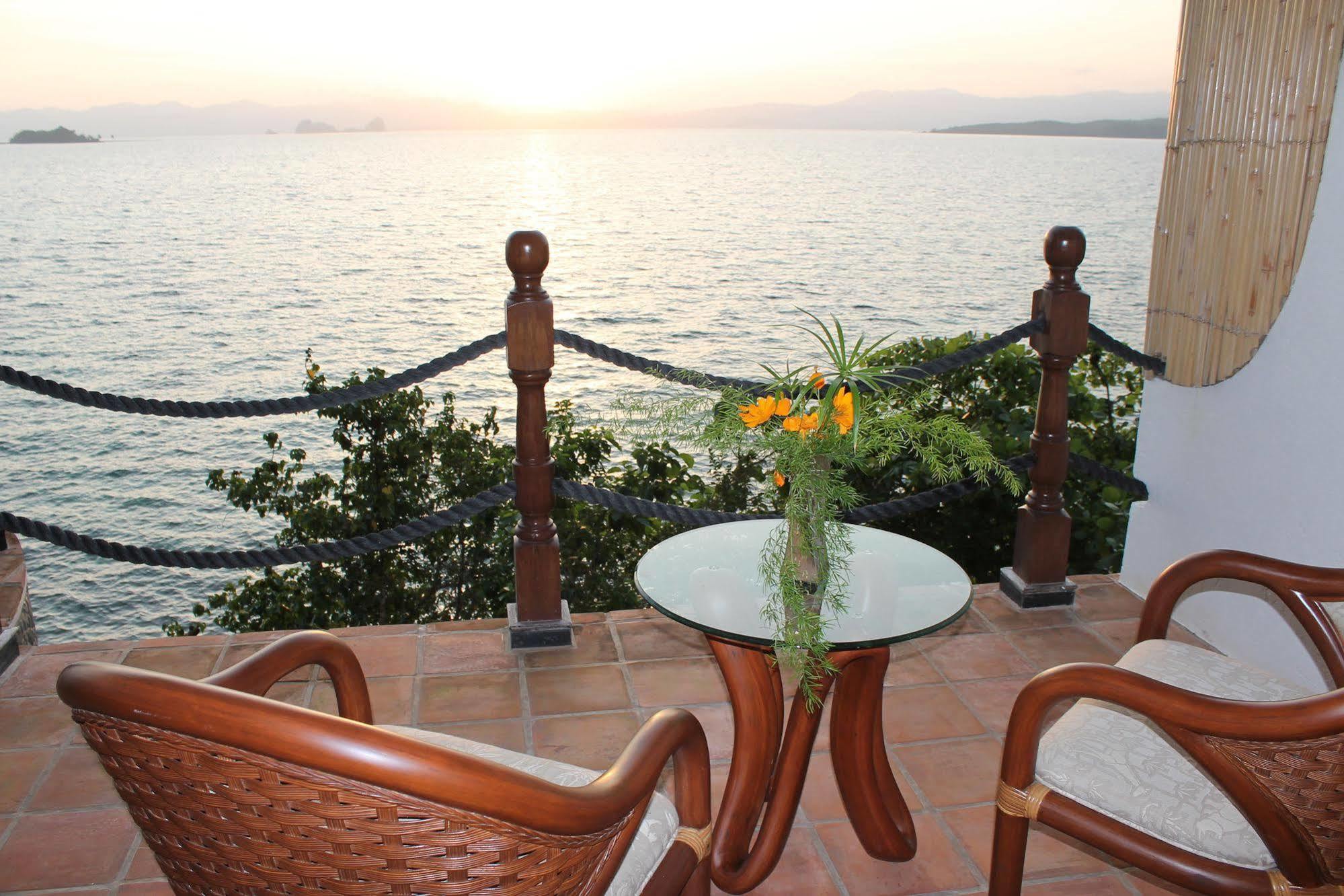 Noanoa Island (Adults Only) Hotel Тайтай Екстериор снимка